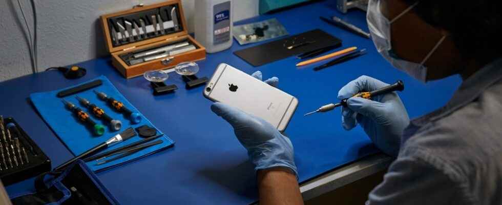Apple will no longer repair iPhones reported lost or stolen
