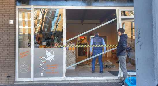 Car rams into shop from Amersfoort bakery