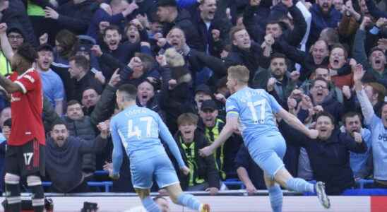 DIRECT Manchester City Manchester United City crushes United the