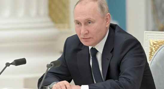 Does Vladimir Putin suffer from hubris syndrome