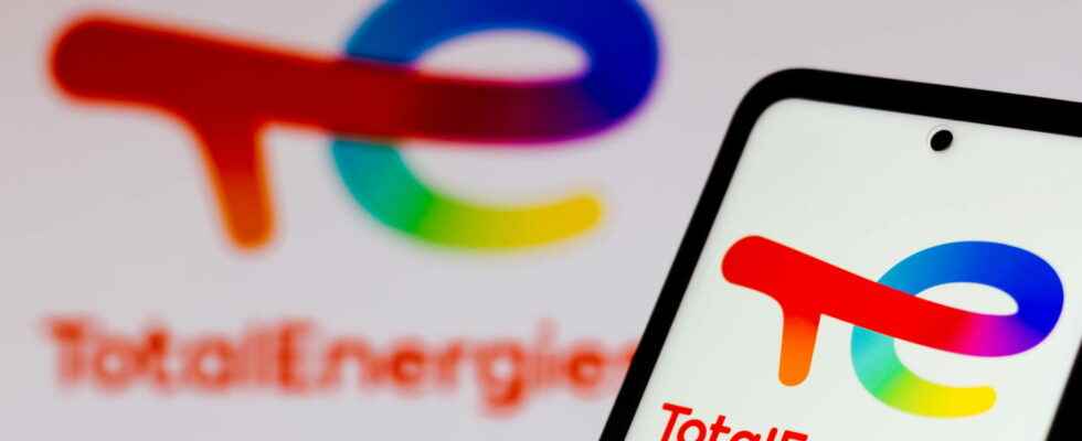 Energy check two bonuses paid by Total for whom and