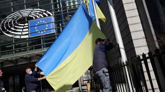 For or against should Ukraine join the European Union without