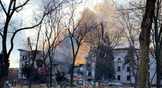 Kyiv hit by a missile civilians bombed in Mariupol