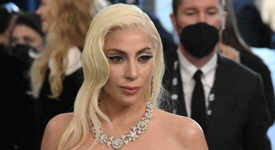 Lady Gaga sublime with her 70s beauty look at the