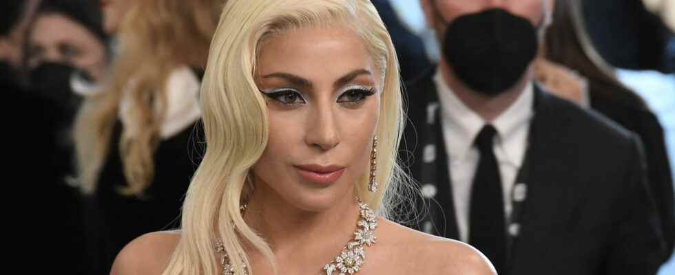 Lady Gaga sublime with her 70s beauty look at the