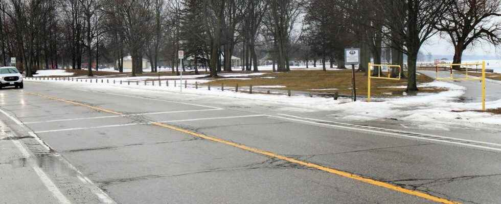 Port Lambton resident wants upgraded crosswalk moved