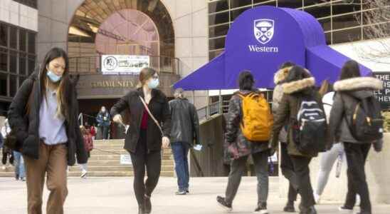 Province extends tuition freeze for college university students
