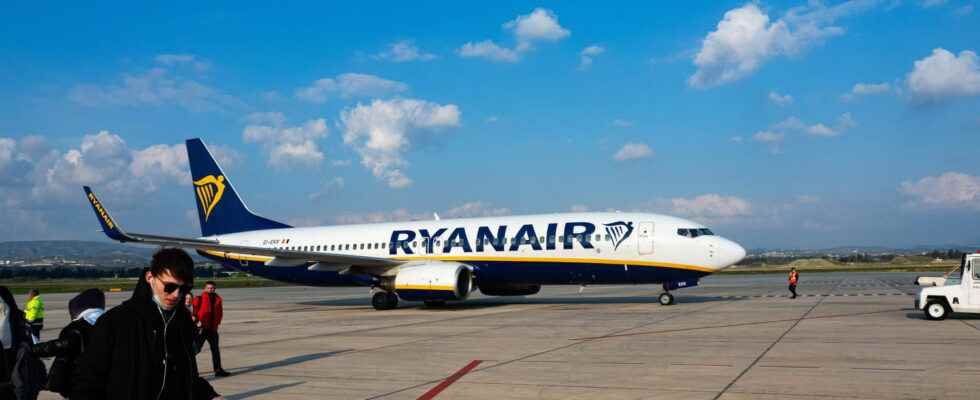 Ryanair the company launches 13 new flights from Paris Beauvais