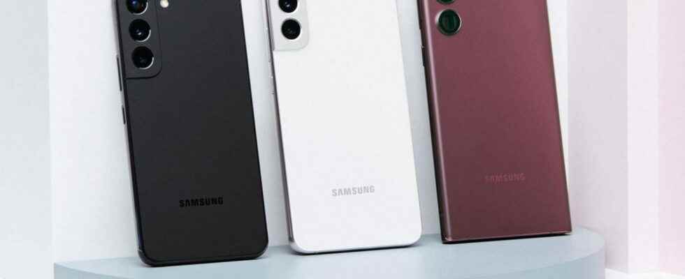 Samsung has just presented its Galaxy S22 high end smartphones available