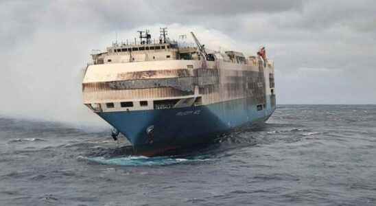 Ship carrying Volkswagen Group vehicles sank sank after fire