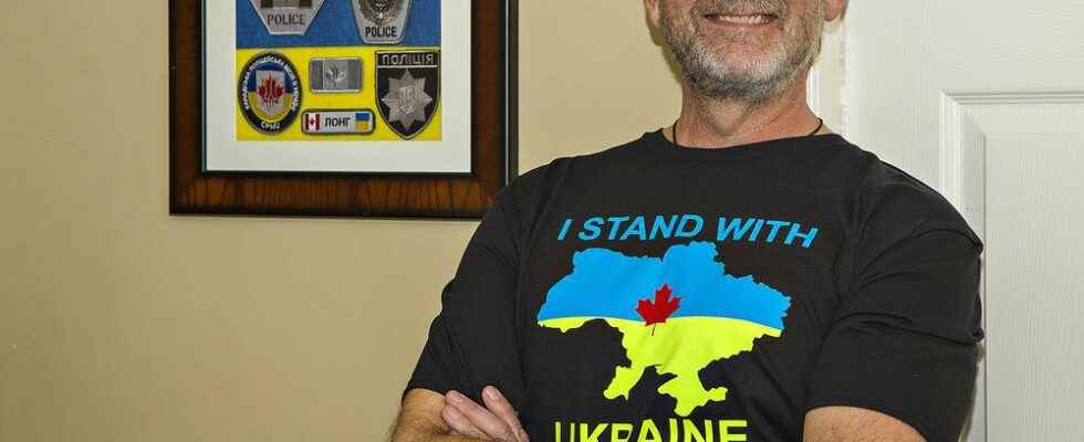 T shirt sale to help Ukrainians who helped him during police