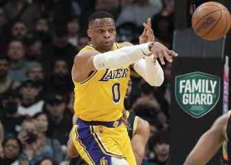 The Lakers navigate total chaos to come to fruition