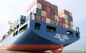 The conflict weighs on maritime shipments costs and congestions increase
