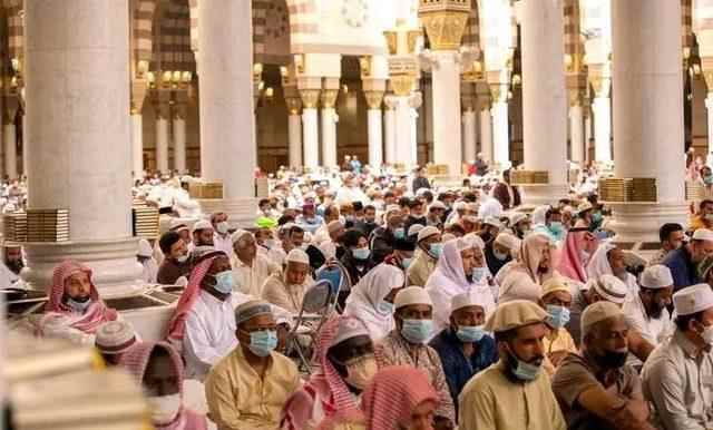 The first Friday prayer without social distance was held in