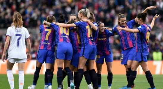 The women of PSG and Barca will play the semi finals