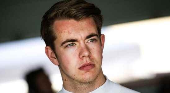 Verschoor wins Formula 2 opening race in Bahrain