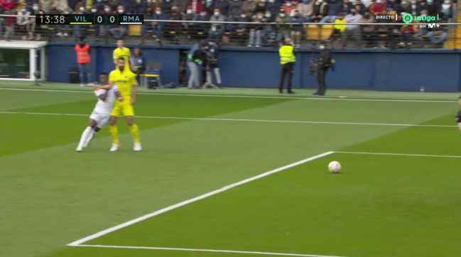 Albiol's elbow to Vinicius at Villarreal-Real Madrid.