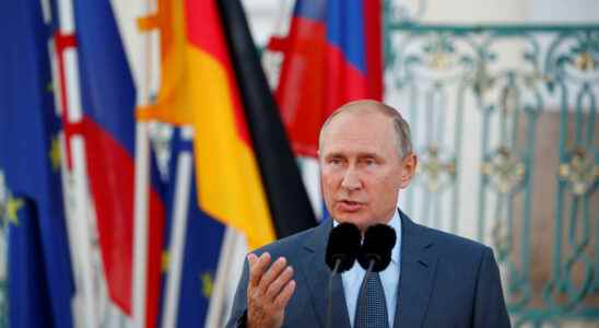 Vladimir Putin tells Olaf Scholz gas can still be paid