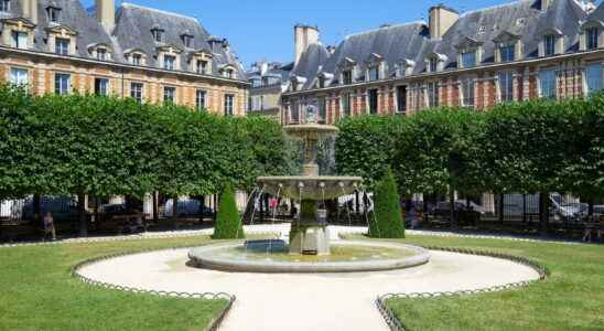 Walk in the Marais from the Parvis de Notre Dame