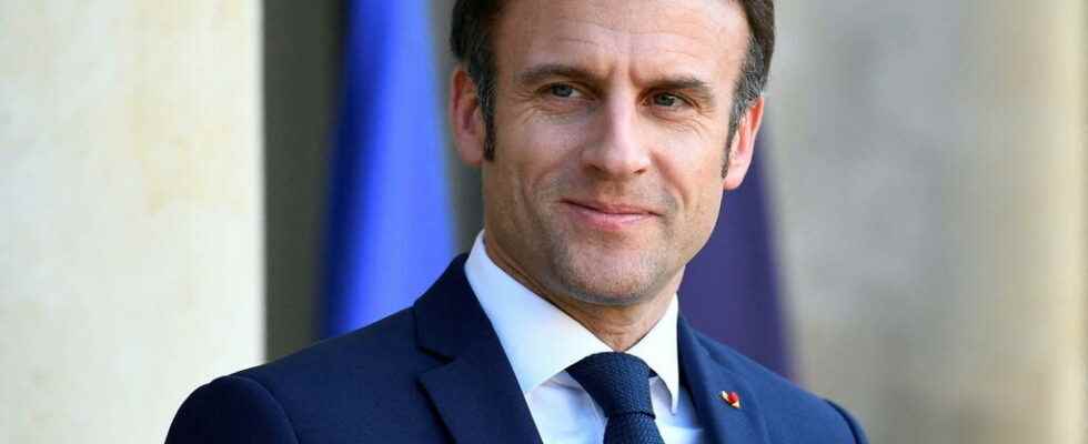 Which presidential campaign for Emmanuel Macron