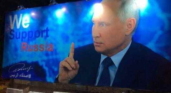 Who hanged it is unknown Giant Putin poster stirs up