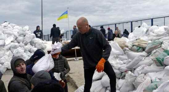 civilians turned volunteer soldiers prepare to defend Odessa