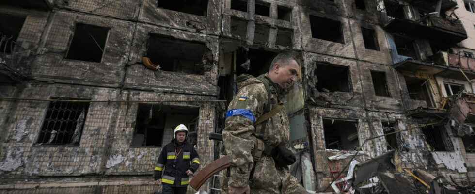 three explosions in kyiv and Kharkiv under flames