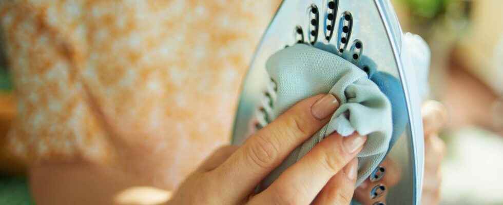 5 grandmas tips for cleaning your iron