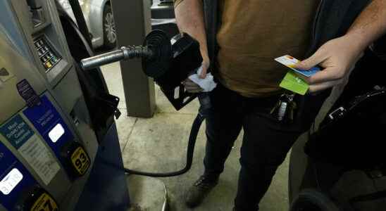 At a Miami gas station record inflation fuels mistrust for