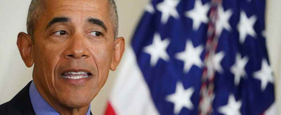 Barack Obama calls for stricter regulation of social networks