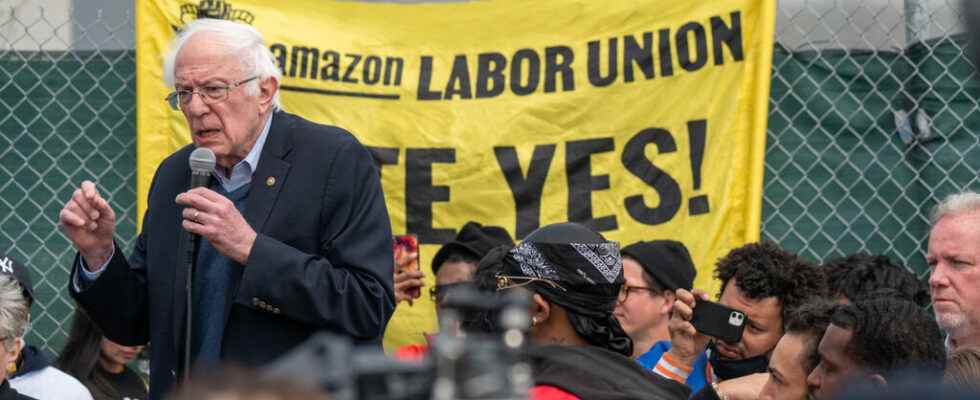 Bernie Sanders supports Amazon workers to form unions