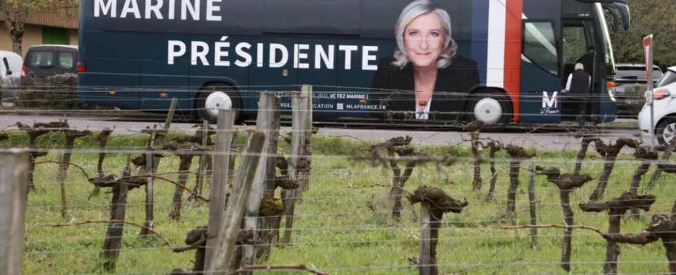 Campaign diary Marine Le Pen continues to rise in the