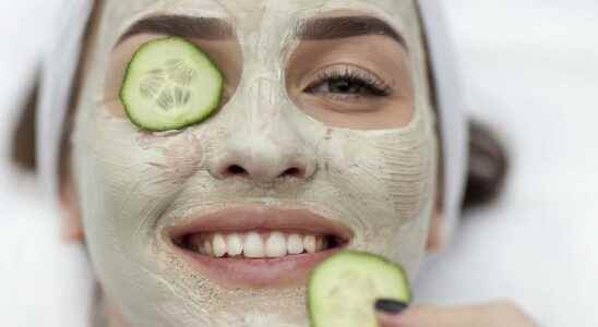 Cucumber a good trick to fight against dark circles and