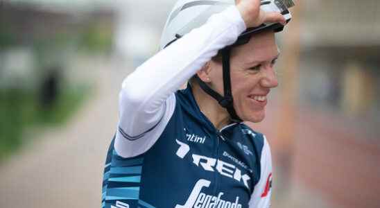 Cyclist Van Dijk goes for the world hour record Dream