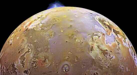 Dunes of volcanic Io would be due to winds of