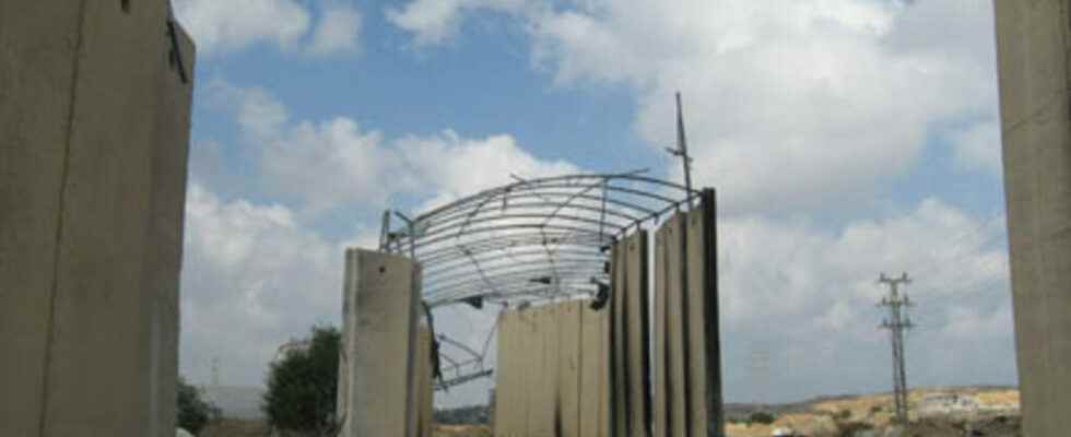 Erez crossing closed from Sunday due to rocket fire