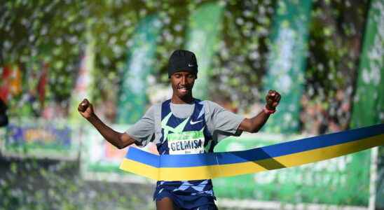 Ethiopian Deso Gelmisa wins the Paris Marathon