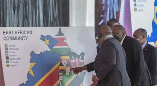 Felix Tshisekedi signs the East African Community accession treaty in