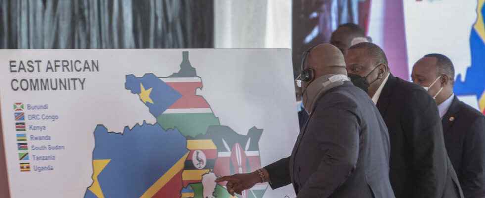Felix Tshisekedi signs the East African Community accession treaty in