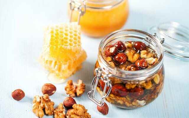 Ibn Sina recipe It shows its effect immediately Mix honey