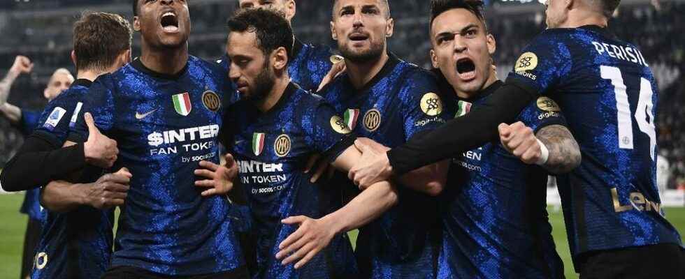Inter Milan beat Juventus and hang on in the race