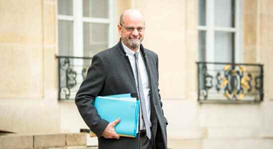 Jean Michel Blanquer the laughingstock of the football field