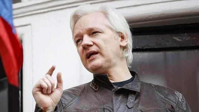 Last minute Flash decision for Julian Assange founder of WikiLeaks