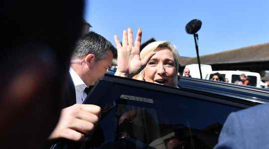 Marine Le Pen Putins spokesperson and masked