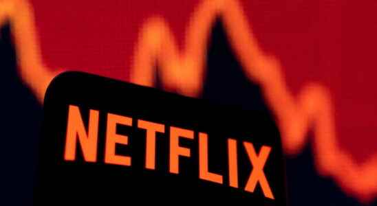 Netflix plunges to Wall Street after losing 200000 subscribers