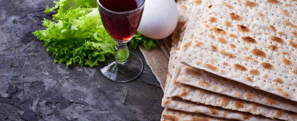 Passover History and Traditions of Jewish Easter