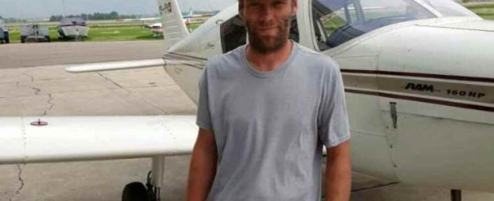 Praying for a miracle as search continues for missing plane