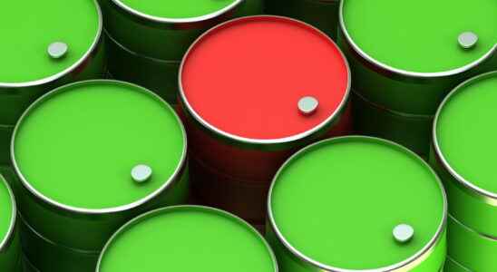 Price of a barrel of oil it continues to fall