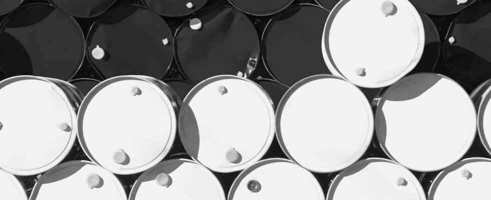 Price of a barrel of oil it has fallen back