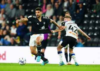 Rooneys Derby County postpone promotion to Fulham